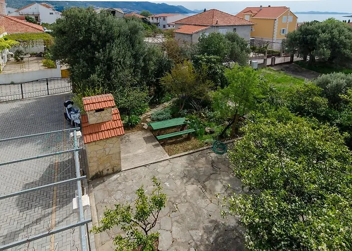 Apartment Leo Orebić